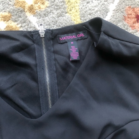 Black Rose Applique Romper Flare Sleeve Size Medium - Picture 3 of 7